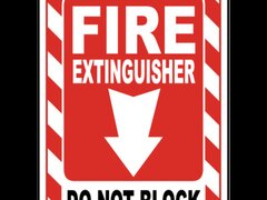 Fire extinguisher do not block sign